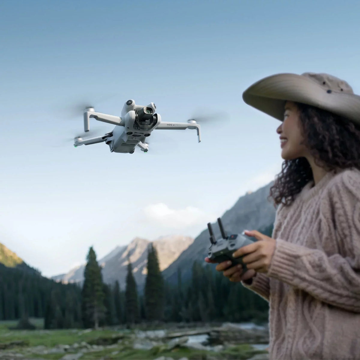 Mini 4 Pro 4K  Folding Drone with - Remote Kit ..00000731.01