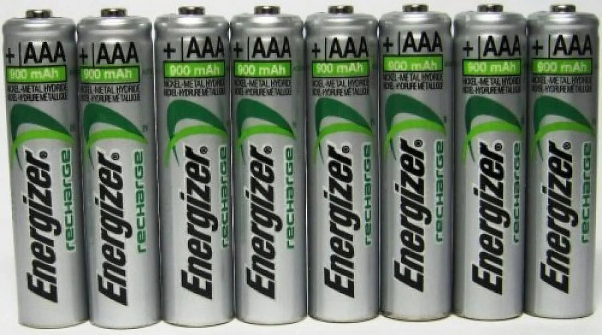 8 x Energizer  Rechargeable 900 mAh NiMH Batteries