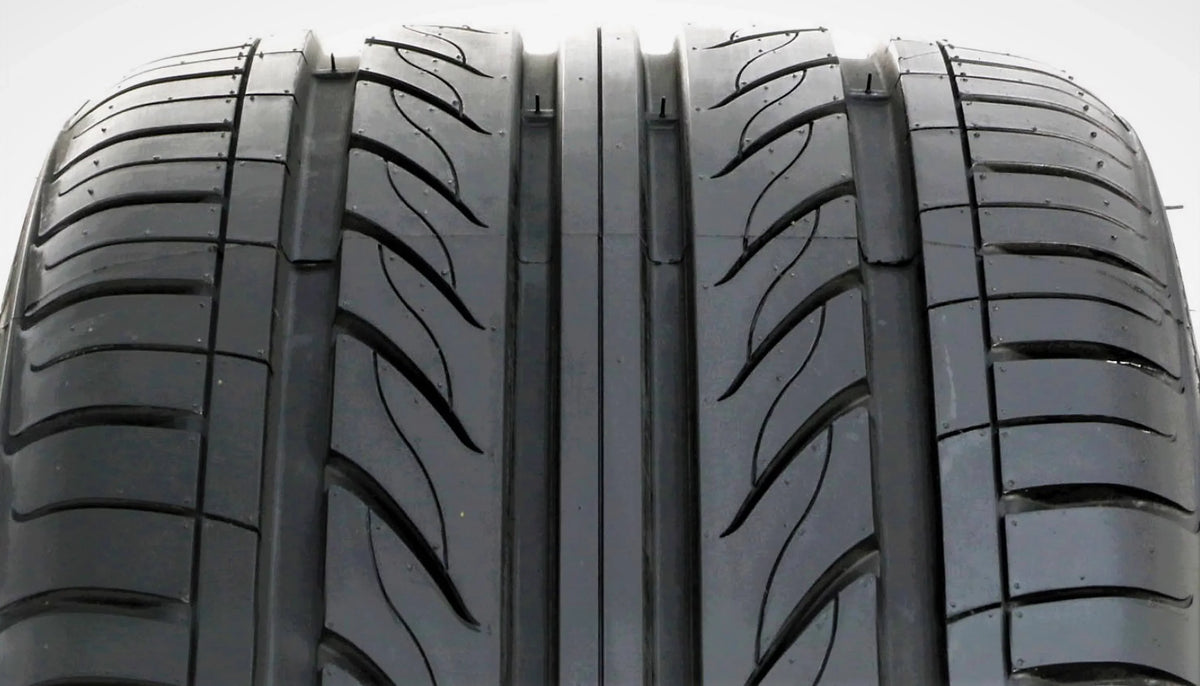 Delinte -10 245/75R16 120  Tire Fits: 2015 Toyota Tacoma  Pro, 1995-2002 Chevrolet Tahoe